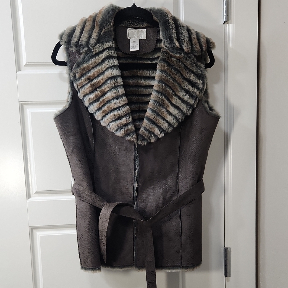 Alberto Makali Faux Suede Vest with Faux Fur Trim - Large